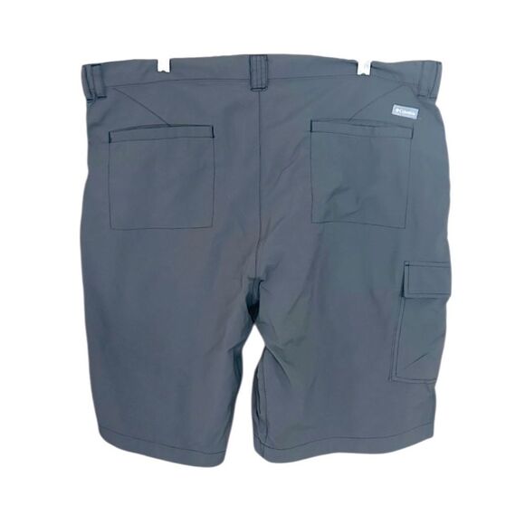 Columbia Men's Omni Shade Gray Cargo Shorts. Size 40 Waist, 11 Length - Picture 3 of 6